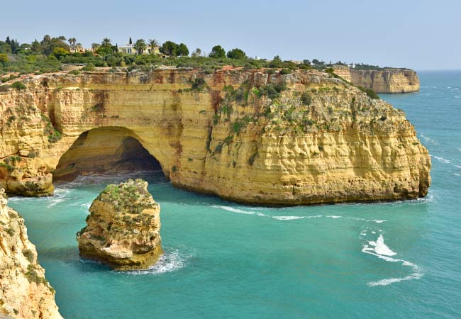 Le littoral spectaculaire à l'est de Carvoeiro