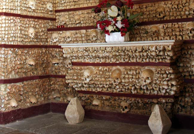 Capela dos Ossos, Faro