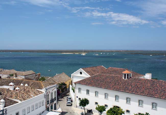 Vista panoramica di Faro e del Parco Naturale di Ria Formosa