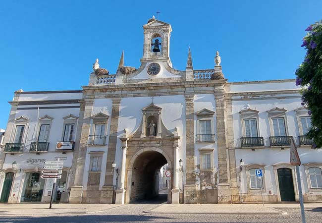 Der Arco da Vila