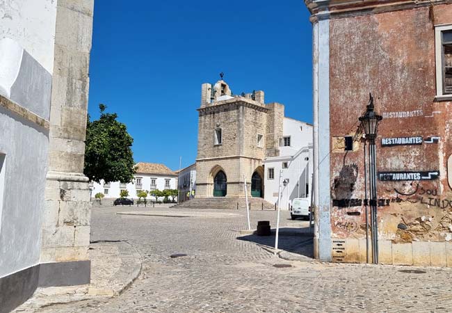 Faro as a day trip from Quarteira